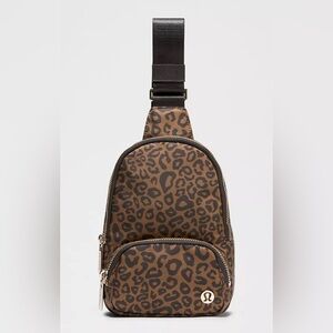 LULULEMON EVERYWHERE SLING BAG SMALL 2L